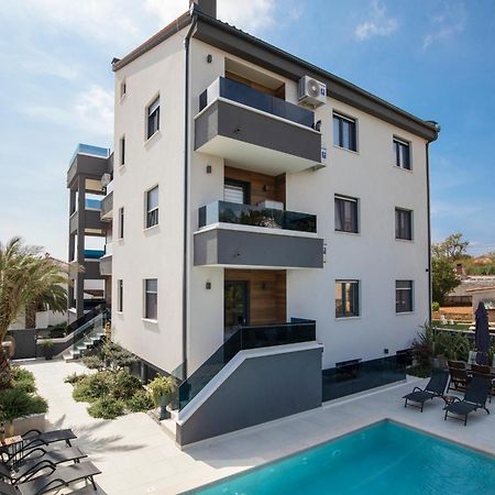 Apartment Sara IV Ližnjan エクステリア 写真